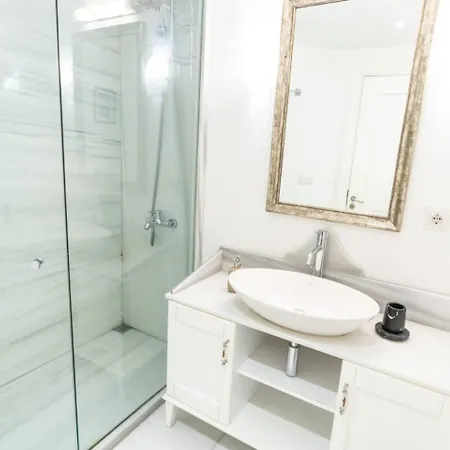 Stylish Duplex In Beyoglu With Private Terrace * Istanbulská provincie
