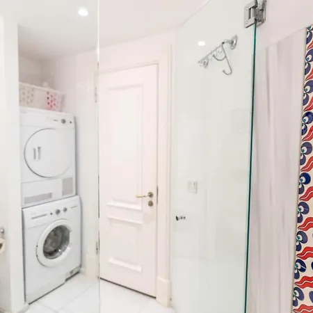 Stylish Duplex In Beyoglu With Private Terrace *