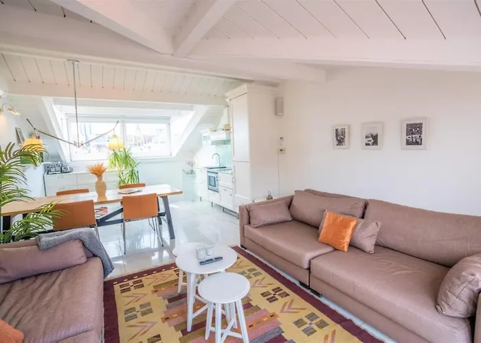 Stylish Duplex In Beyoglu With Private Terrace *