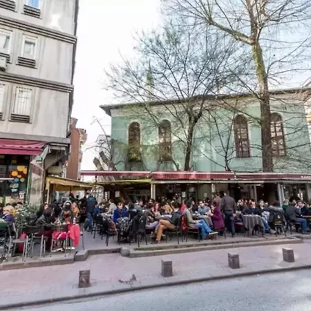 Appartamento Stylish Duplex In Beyoglu With Private Terrace Provincia di Istanbul