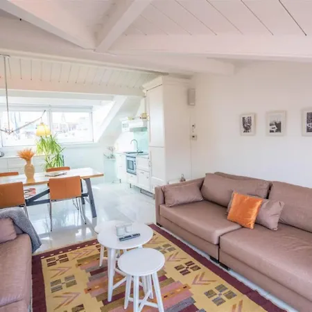 Stylish Duplex In Beyoglu With Private Terrace *