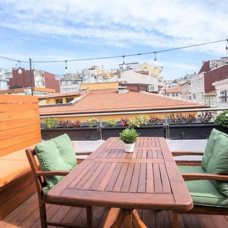شقة Stylish Duplex In Beyoglu With Private Terrace *